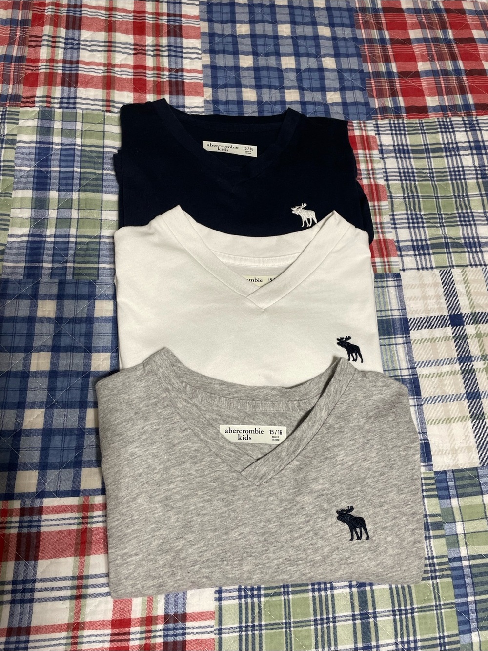 Abercrombie Kids v-neck tees set of 3